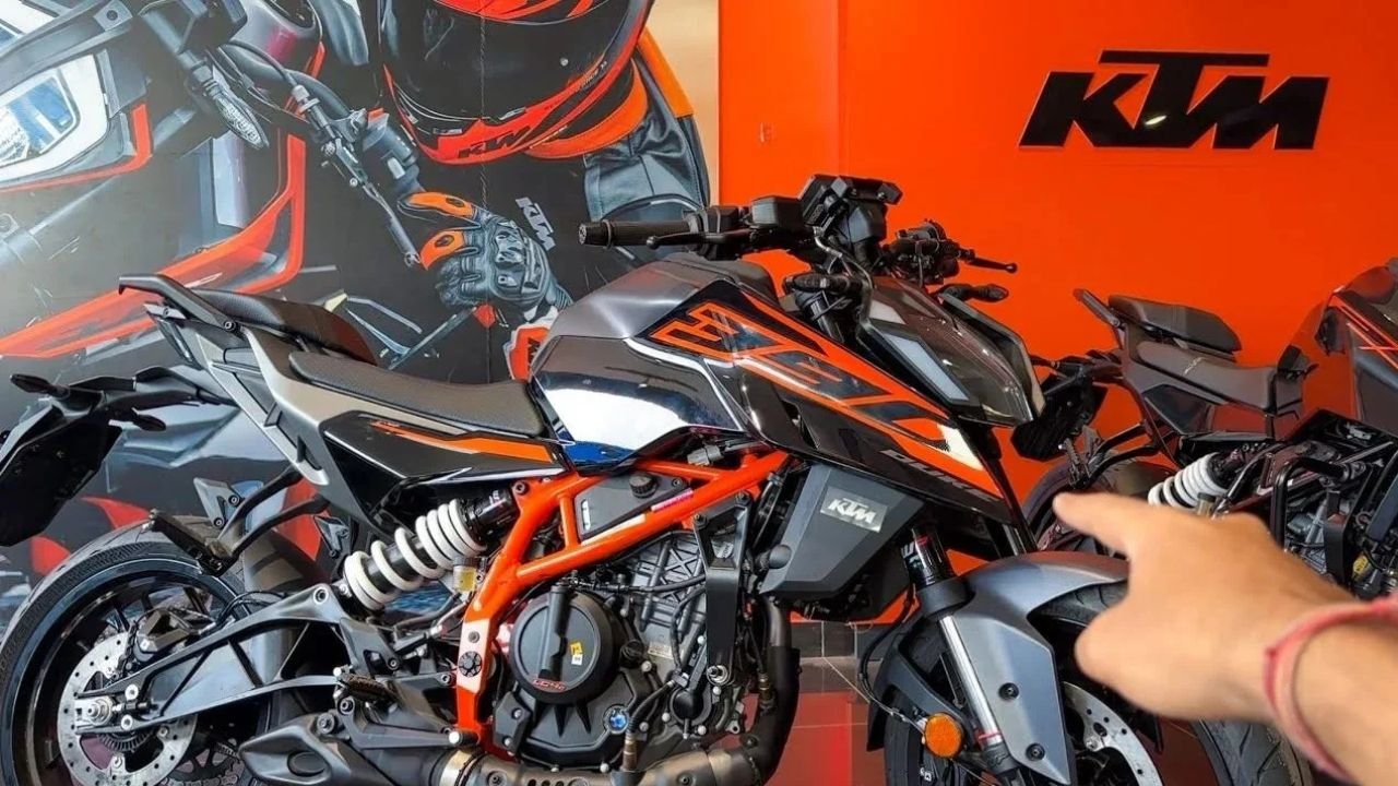 KTM Duke 390 (2024) Review The Ultimate Streetfighter Redefining Performance, Design & Technology